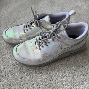 Nike Holographic Low-Top Sneakers - Iridescent Silver - Air Max
